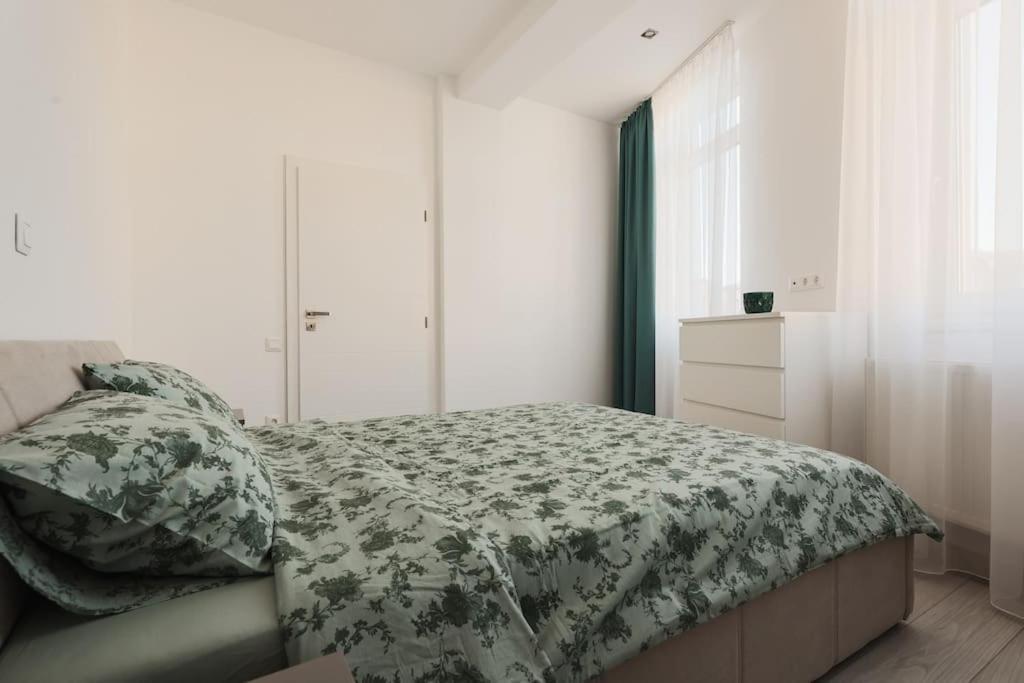 Ambassador Apartment Baia Mare Exterior photo